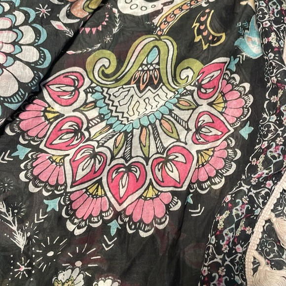 Odd molly round scarf wrap - Picture 3 of 3